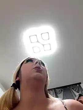 hotamanda01 on StripChat