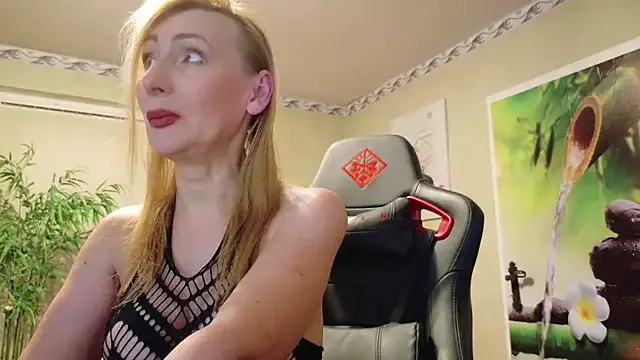 HotLana69 on StripChat
