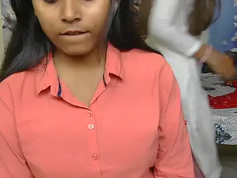 hoty-pinka from StripChat