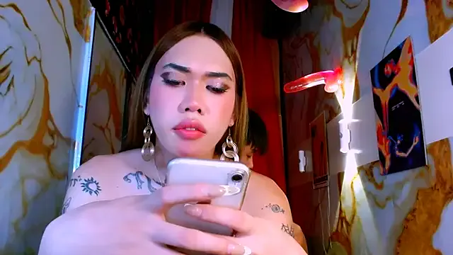 hugecock_tom69 from StripChat