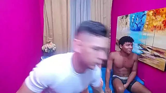 hugecocks_hot on StripChat