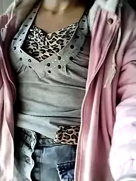 iam-eli on StripChat