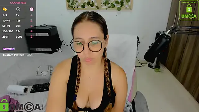 isa_loves_cum — dildo en mi pussy