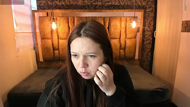 Isa_Thompson__ on StripChat