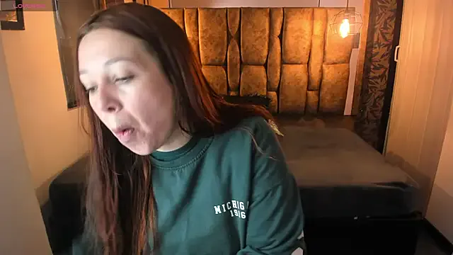 Isa_Thompson__ on StripChat