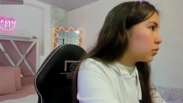 ISABELA_TAY on StripChat