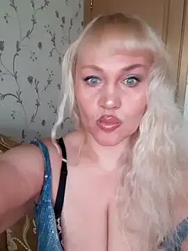 IsabellaBoni — Play pussy and sqwirt