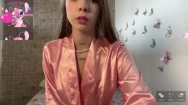 IsHollybennett — Take my top off 