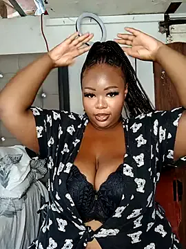 ItsAaliyah445 on StripChat