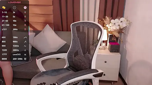 ITSmhiyasnow on StripChat