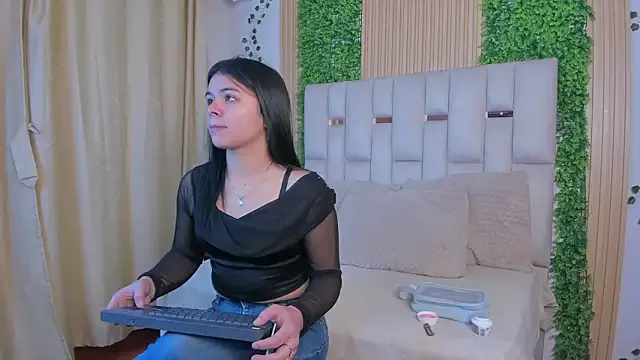 Jade_Nmm — Freechat on StripChat