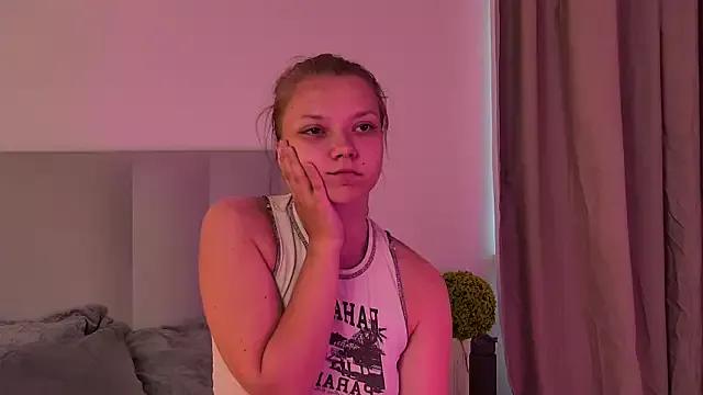 JennyPortman — Spanking pussy 5 times (in panties)