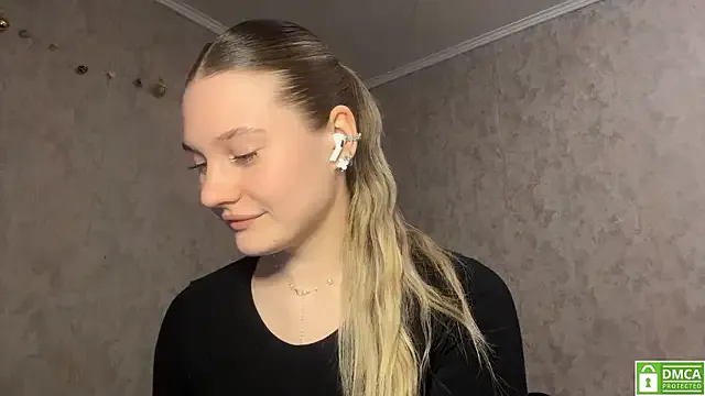 Jolievic — Adjust bra slowly