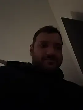 JonJ0 — Jack off next to my sleeping girlfriend