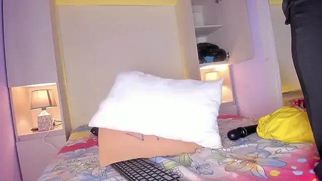 JoyceBlake on StripChat