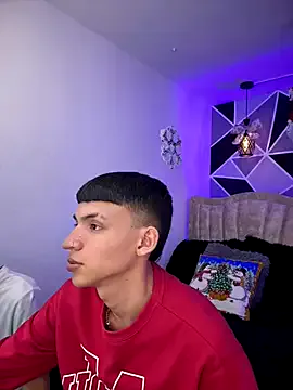 Juan_Nd_Steven on StripChat