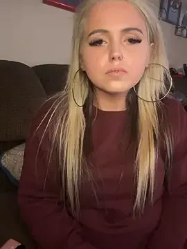 JuicyExxxperience — Rub clit