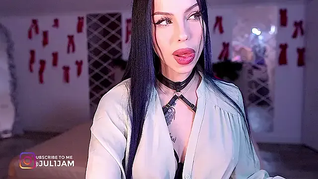 juli_jam on StripChat