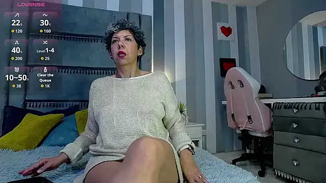 Julianewell on StripChat