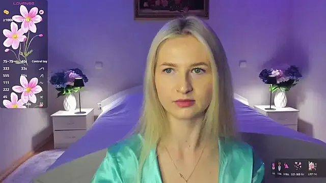 Julie_Blaze on StripChat