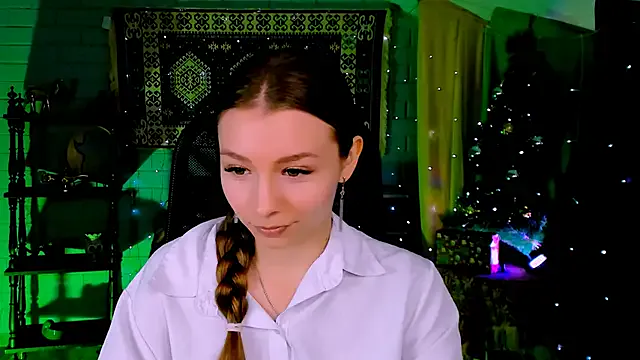 JulieDaniel on StripChat