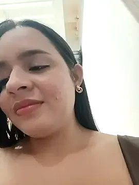 Julieth_hot-69 on StripChat