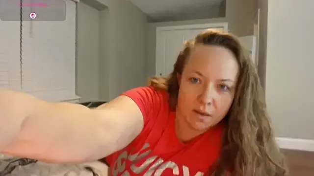 julimonroe on StripChat