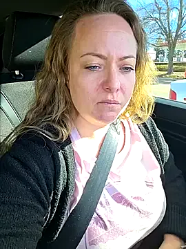 julimonroe on StripChat