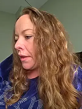 julimonroe on StripChat