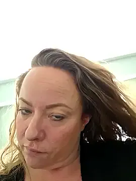 julimonroe — Squats over the cam w/ no panties  