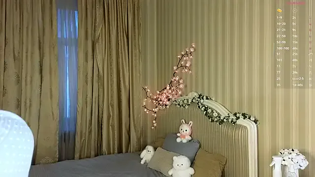 Juuulia_ on StripChat
