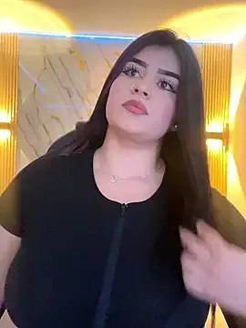 Kariina__69 on StripChat