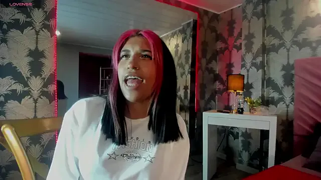 Karin_Ks on StripChat