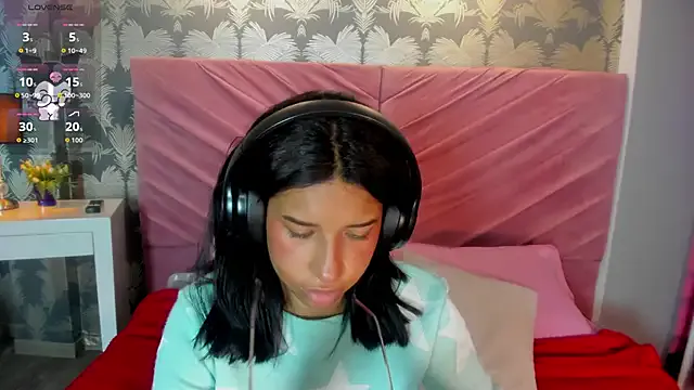 Karin_Ks on StripChat