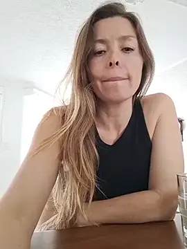 karina_warthon on StripChat