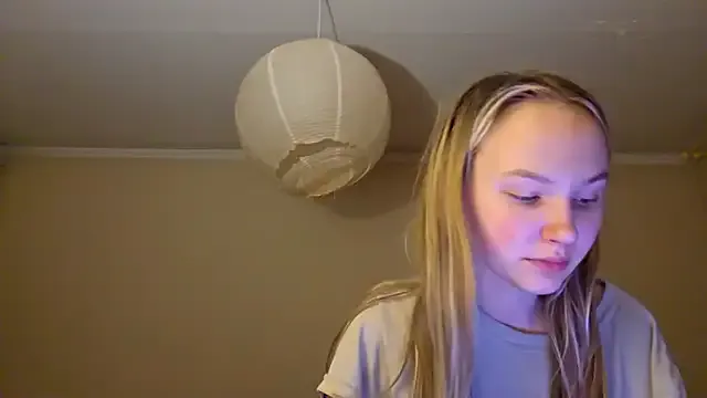 KarinRobertson on StripChat