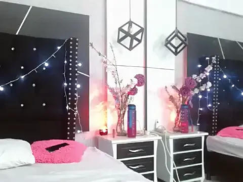 KarlaRoa on StripChat