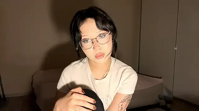 KateGlowee — Grab tits