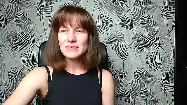 Kelly_Kisss on StripChat 