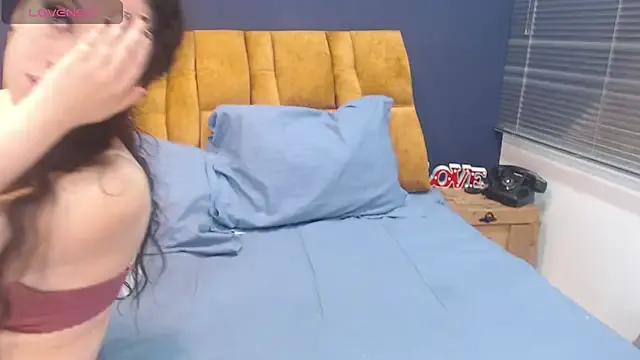 KendraaSimons on StripChat