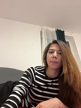 KiraVixenSweet — nice music + eye contact + smile