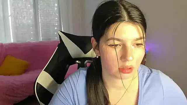 KisaModel on StripChat