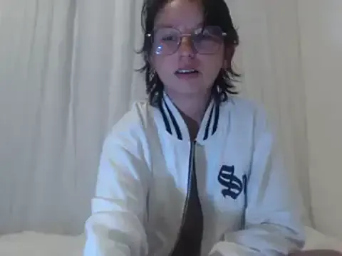 Klaret_Toy — show tits