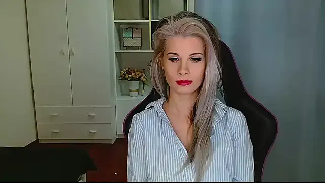 KristineGlow — STRIP SHOW <3