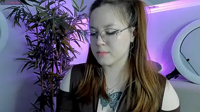 Krysadapp — lick lips+suck fingers