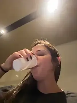 Lady_LauraRose — Mostrar o peitinho