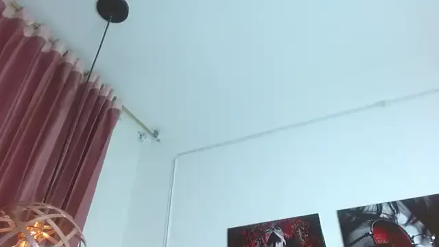 ladymooncs on StripChat