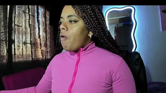 ladyrd1 on StripChat