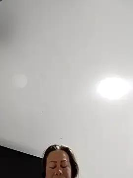 Freechat LaraCaliente on StripChat