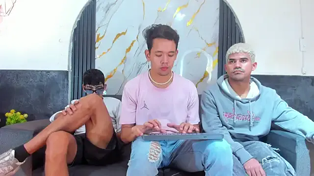 Latins_on_fire — 2 fingers in my anus